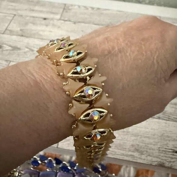 Vintage AB Rhinestone Gold Tone Thermoset Lucite Link Bracelet Collector’s Item - Picture 1 of 7